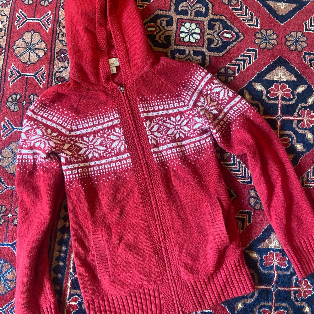 Red winter hoodie. Scandinavian print. Zip up. Caslon brand size XS.